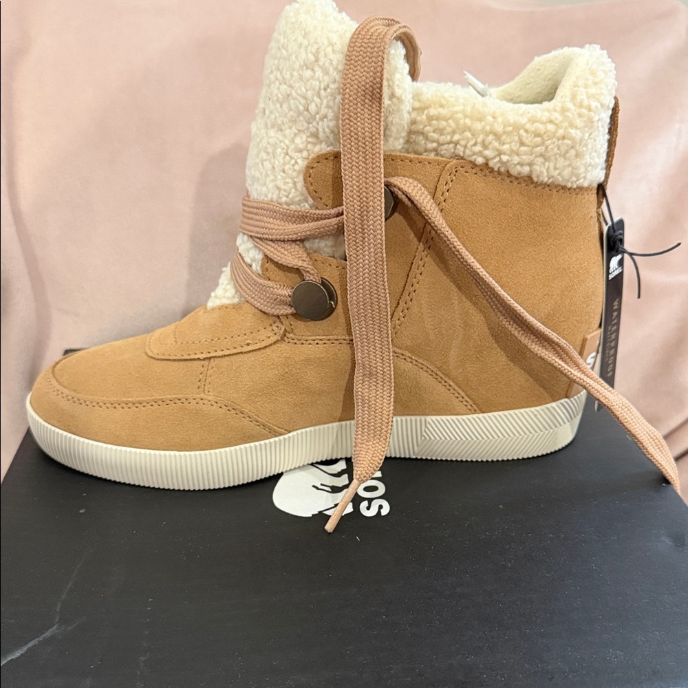 SOREL Out N About Cozy Wedge Size 9